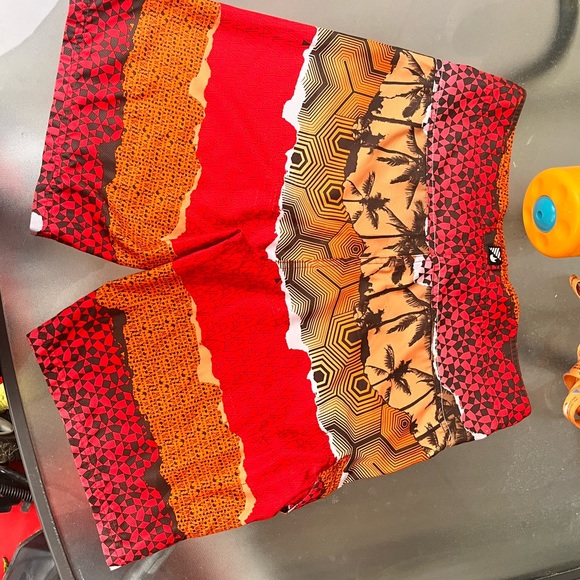 Pawa - Size 34 - Mens Board Shorts - Includes Bottle Opener - Picture 5 of 13